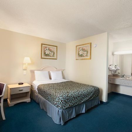 Days Inn Pensacola North Ferry Pass Extérieur photo