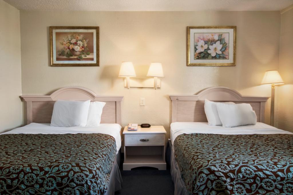 Days Inn Pensacola North Ferry Pass Extérieur photo