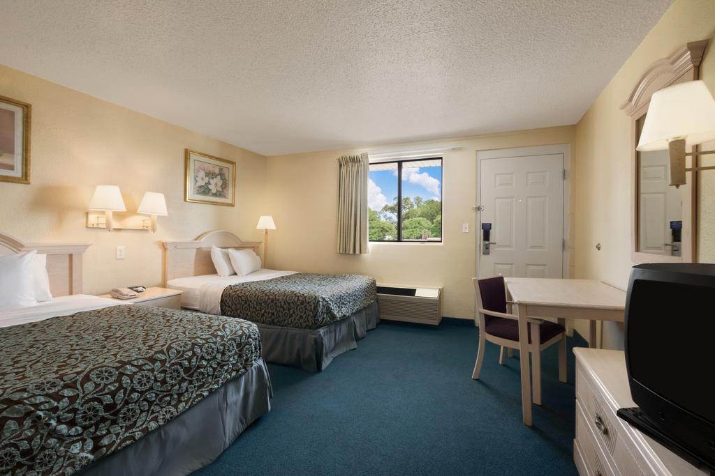 Days Inn Pensacola North Ferry Pass Extérieur photo